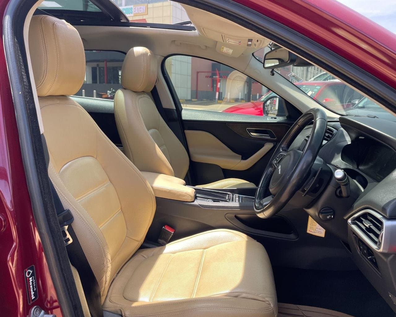 2016 Jaguar F-Pace 20d thumbnail 6