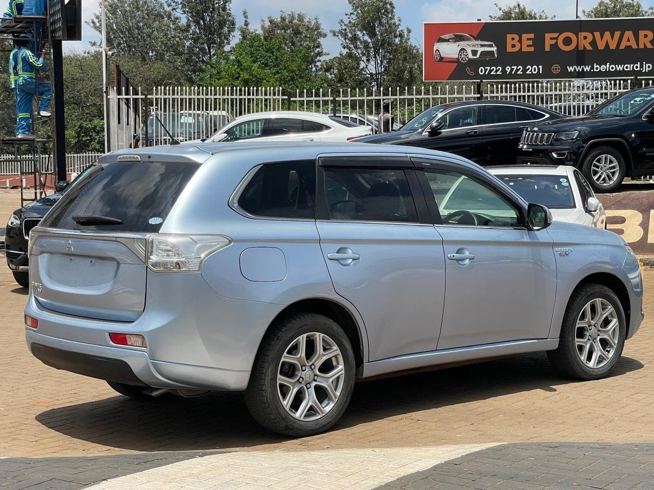 2016 MITSUBISHI OUTLANDER PHEV thumbnail 4