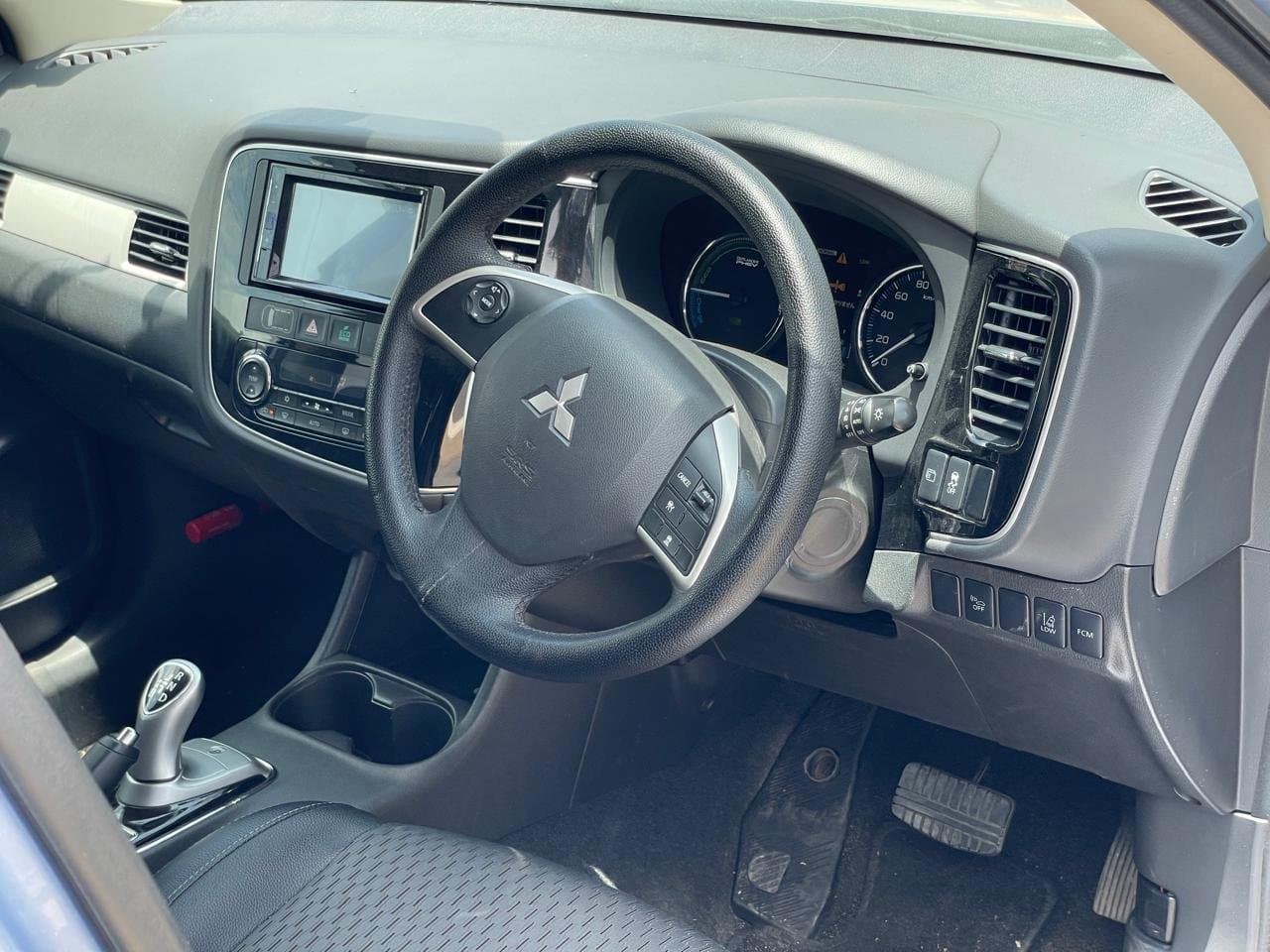 2016 MITSUBISHI OUTLANDER PHEV thumbnail 8