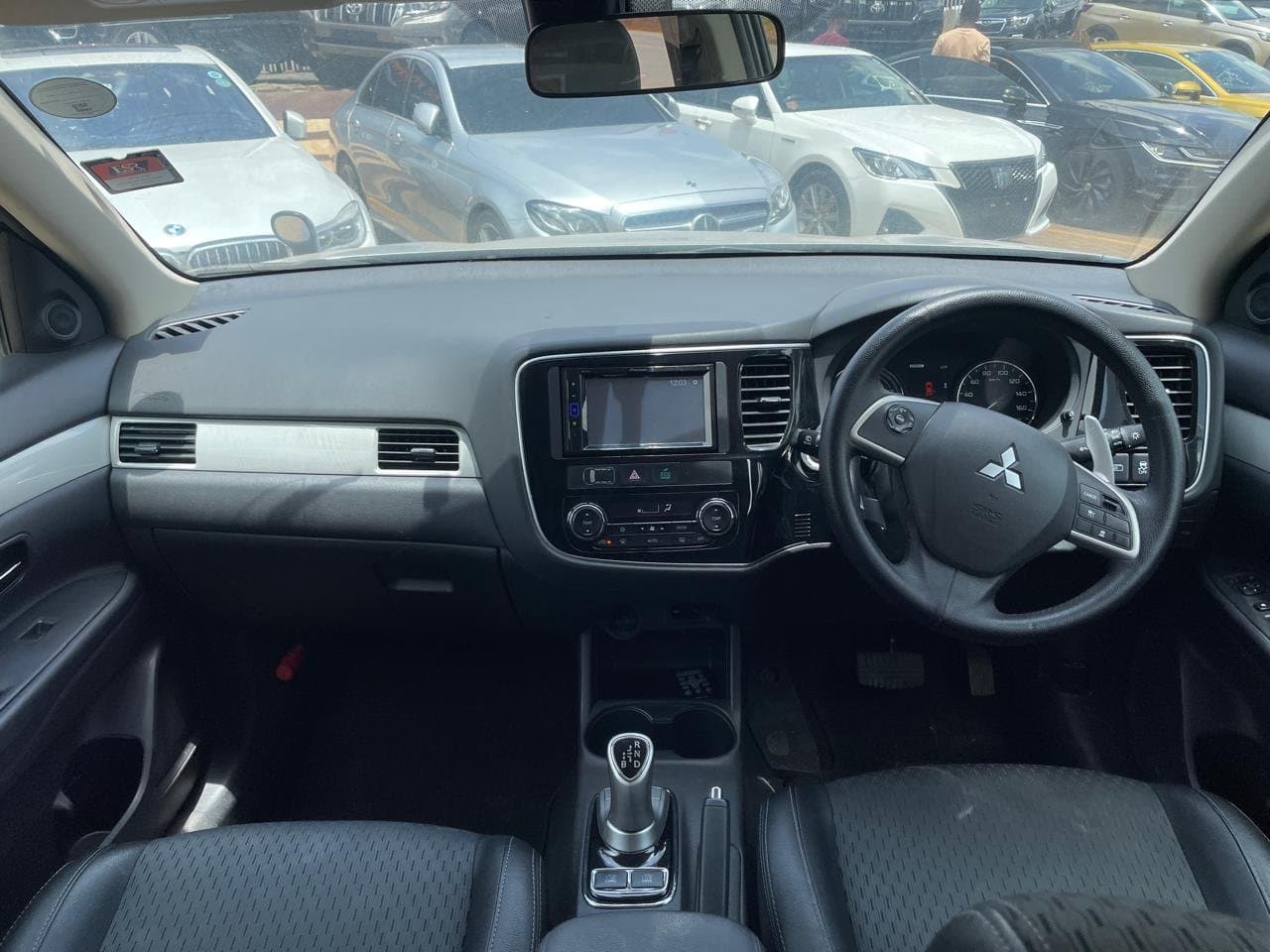 2016 MITSUBISHI OUTLANDER PHEV thumbnail 10
