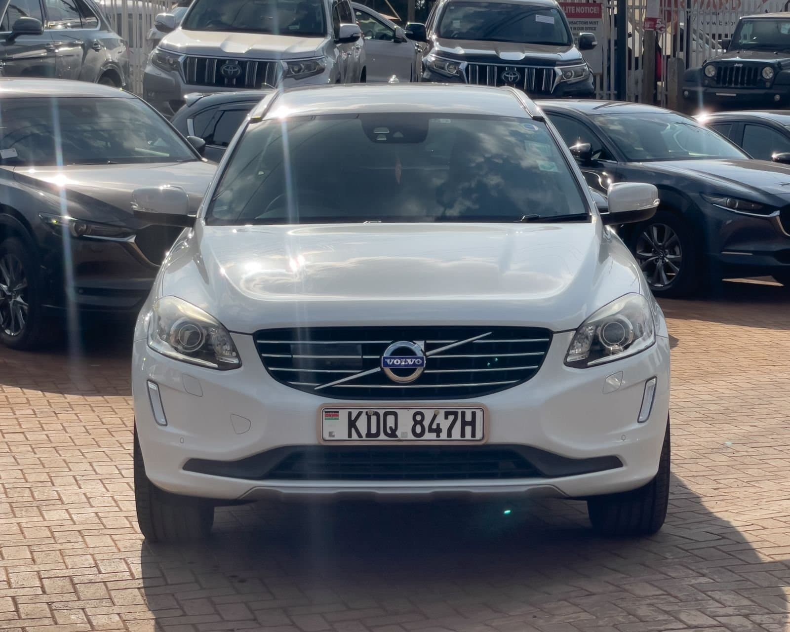 2017 VOLVO XC60 thumbnail 2