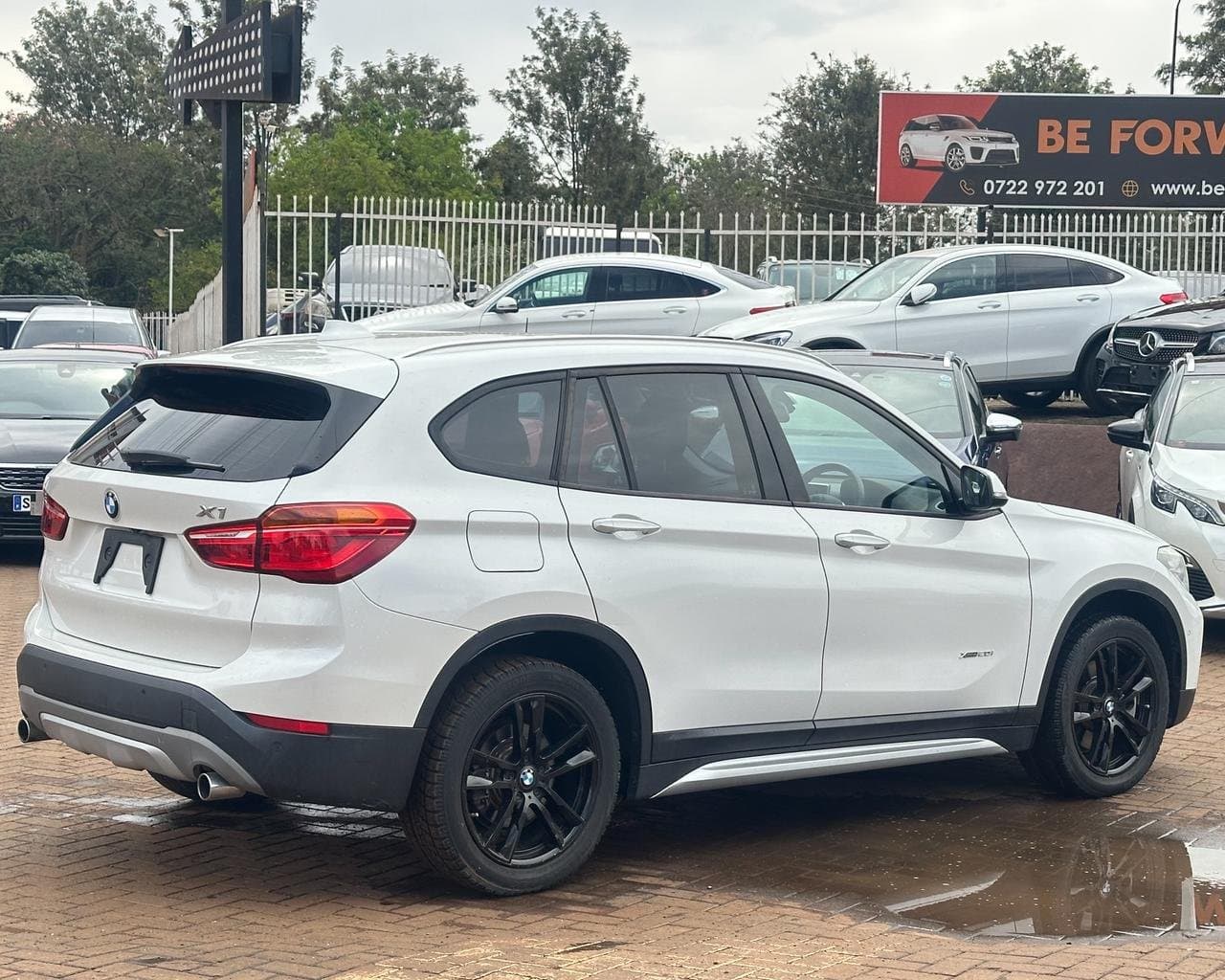 2018 BMW X1 thumbnail 4