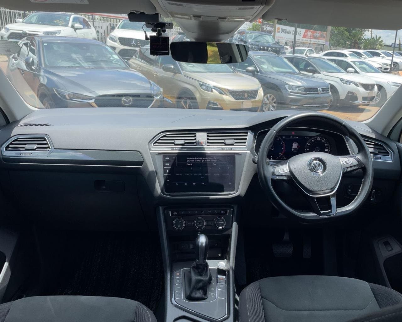 2018 VOLKSWAGEN TIGUAN thumbnail 9