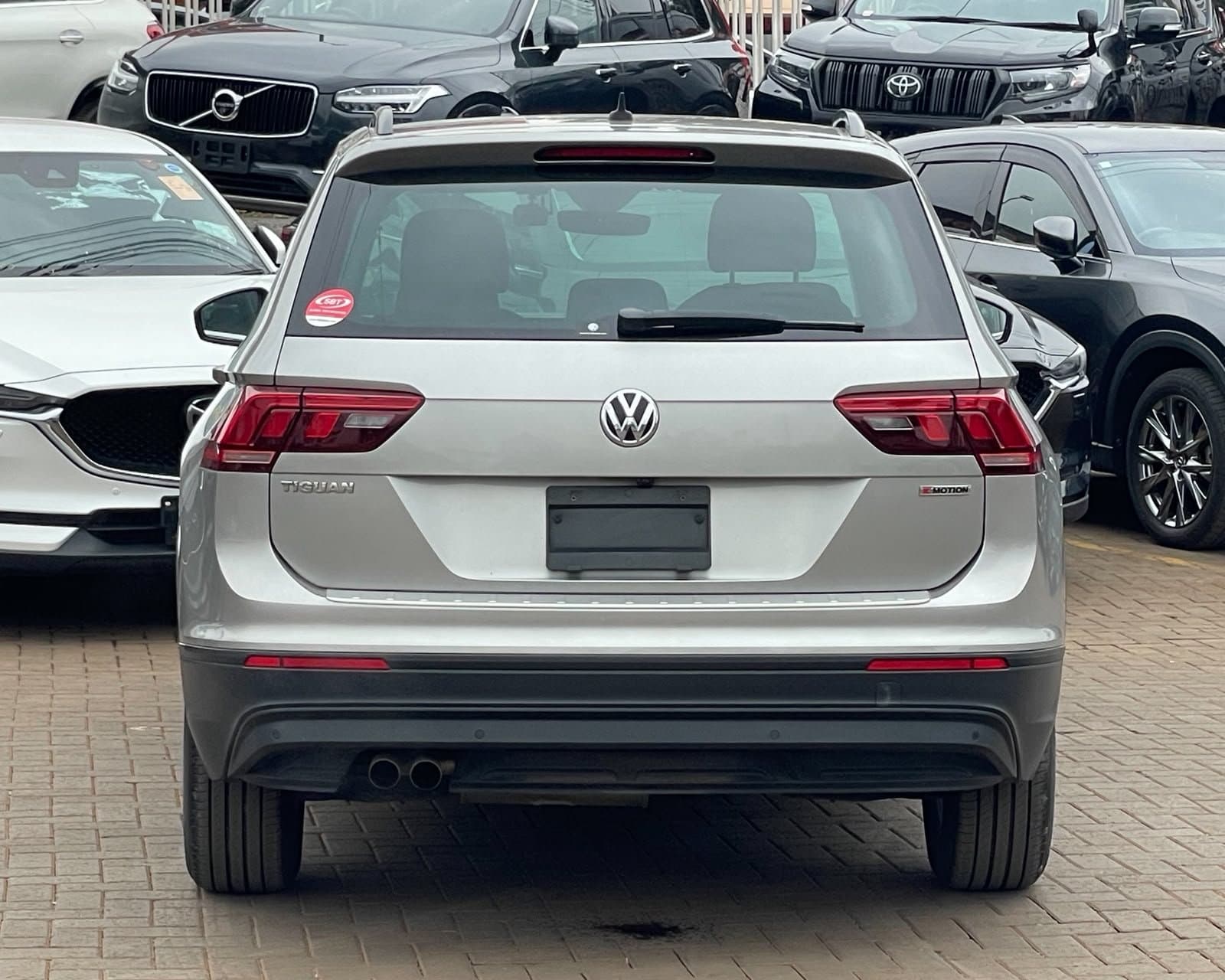 2018 VOLKSWAGEN TIGUAN thumbnail 5