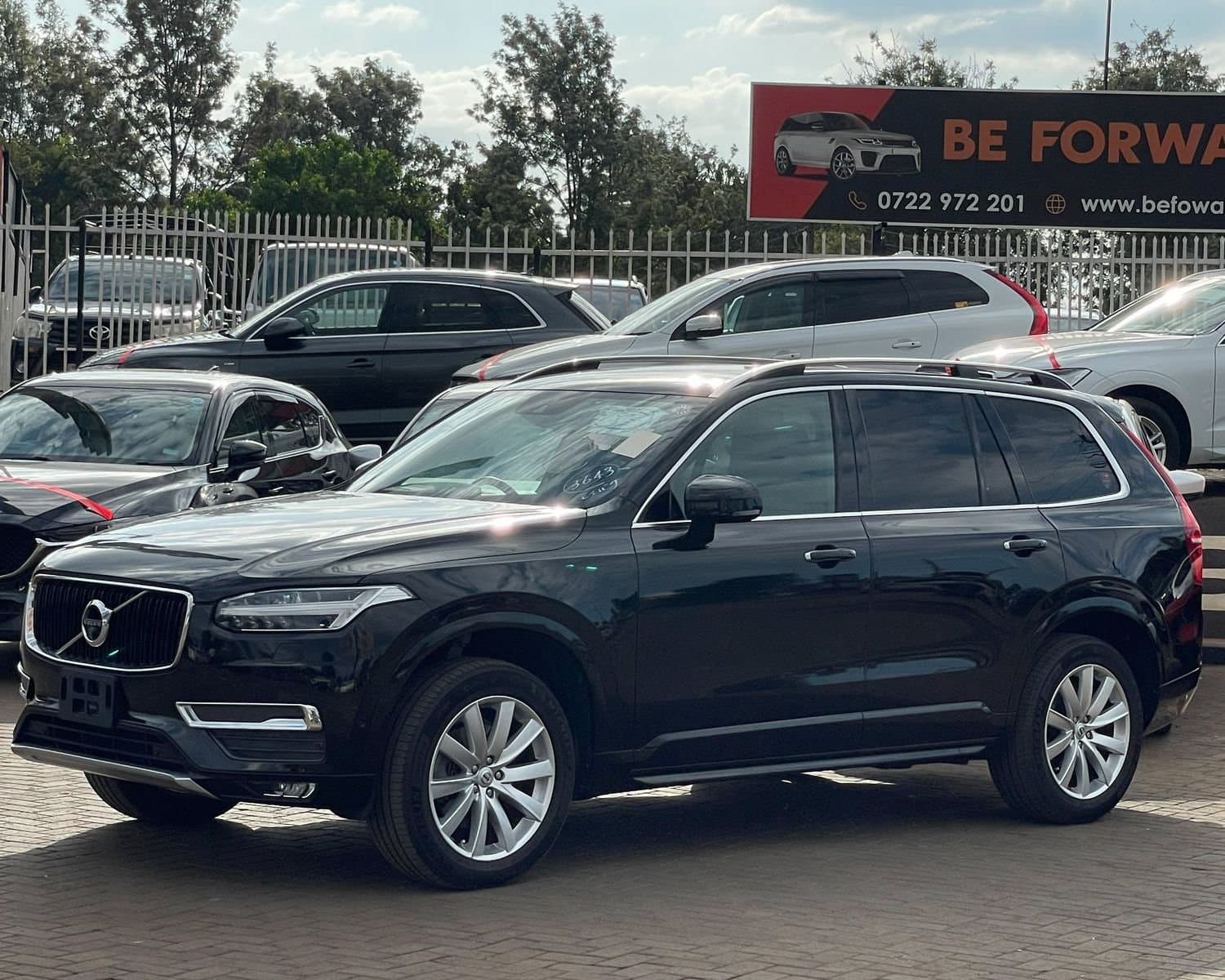 2018 VOLVO XC90 MOMENTUM thumbnail 3