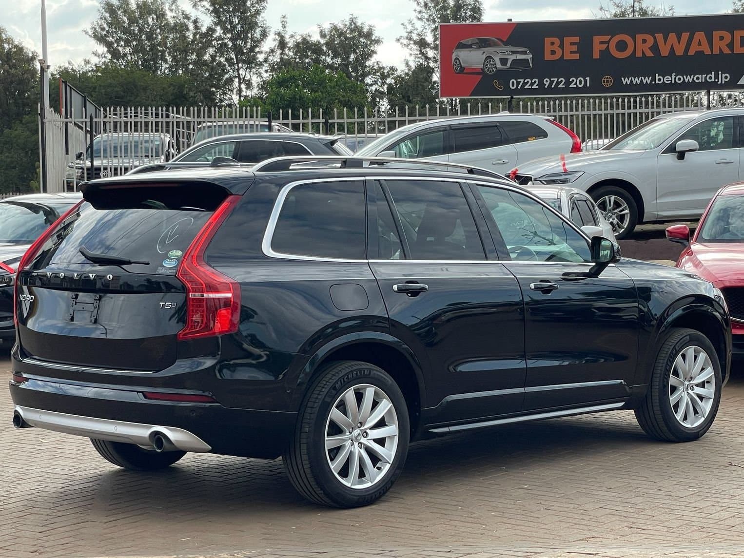 2018 VOLVO XC90 MOMENTUM thumbnail 4