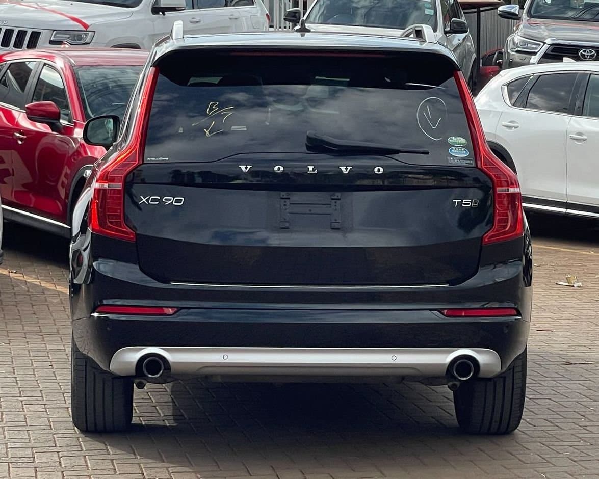 2018 VOLVO XC90 MOMENTUM thumbnail 5