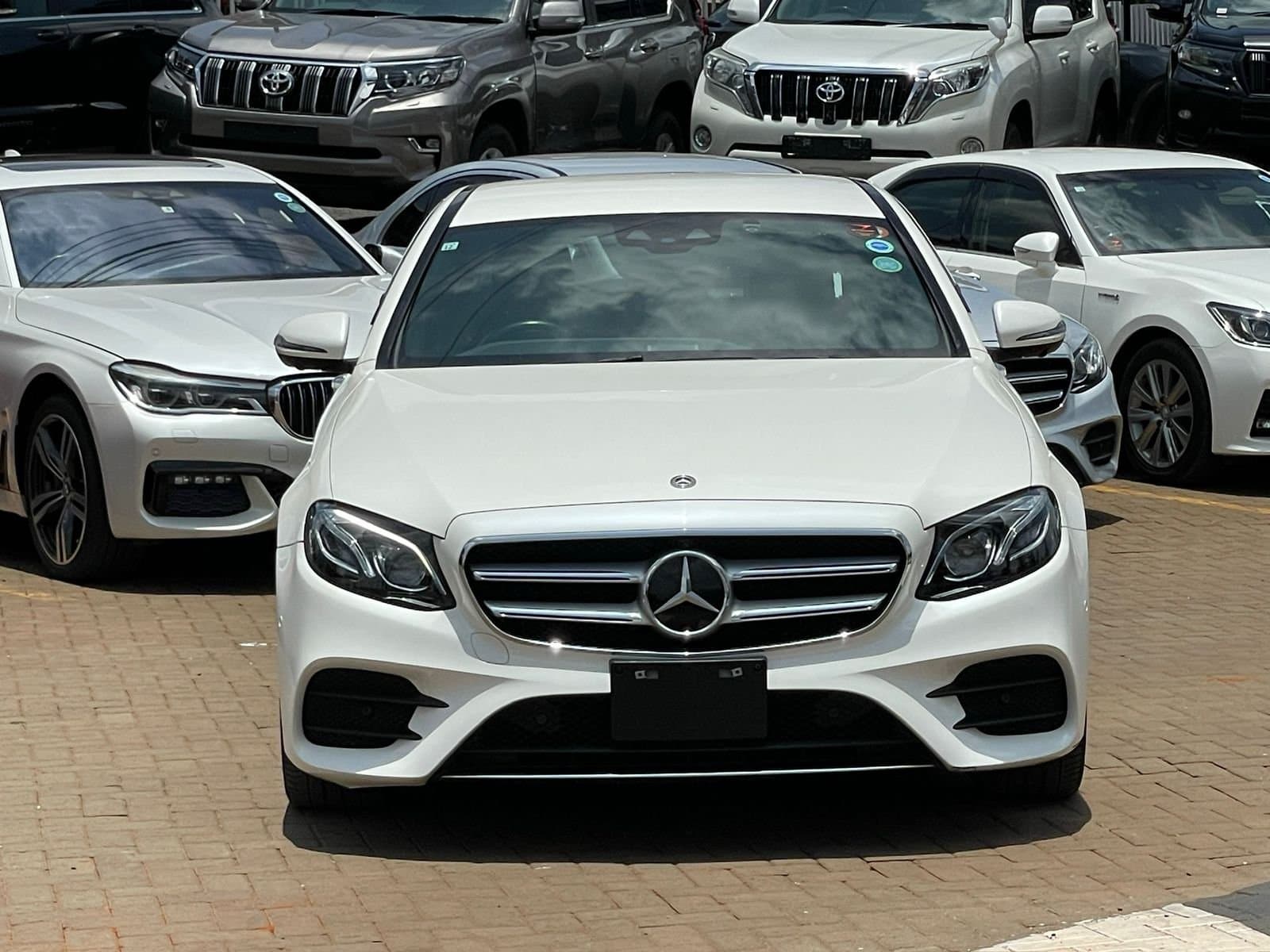 2019 MERCEDES BENZ E220d thumbnail 2