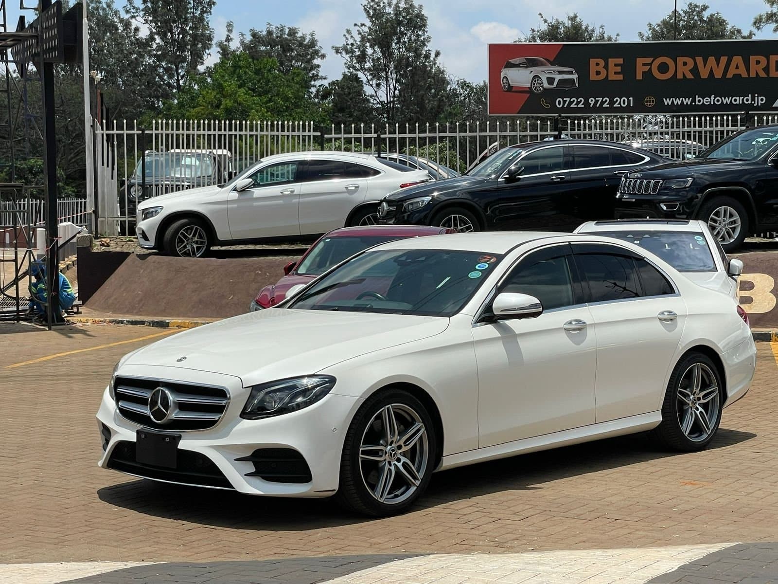 2019 MERCEDES BENZ E220d thumbnail 3