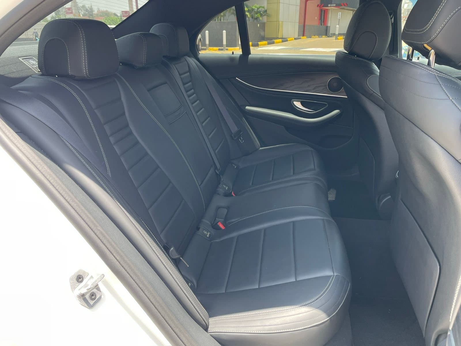 2019 MERCEDES BENZ E220d thumbnail 9
