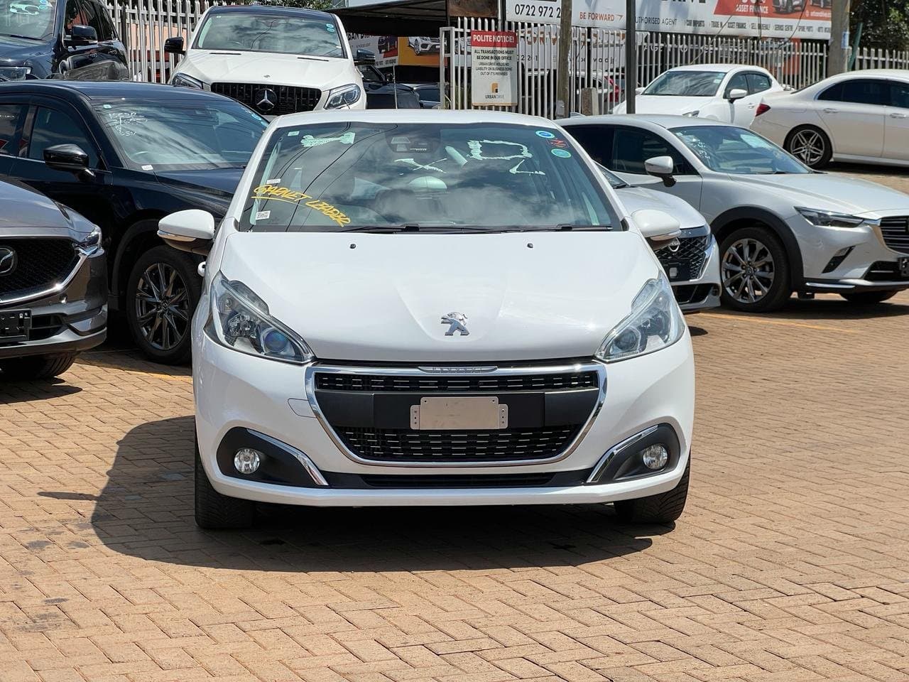 2019 PEUGEOT 208 thumbnail 2