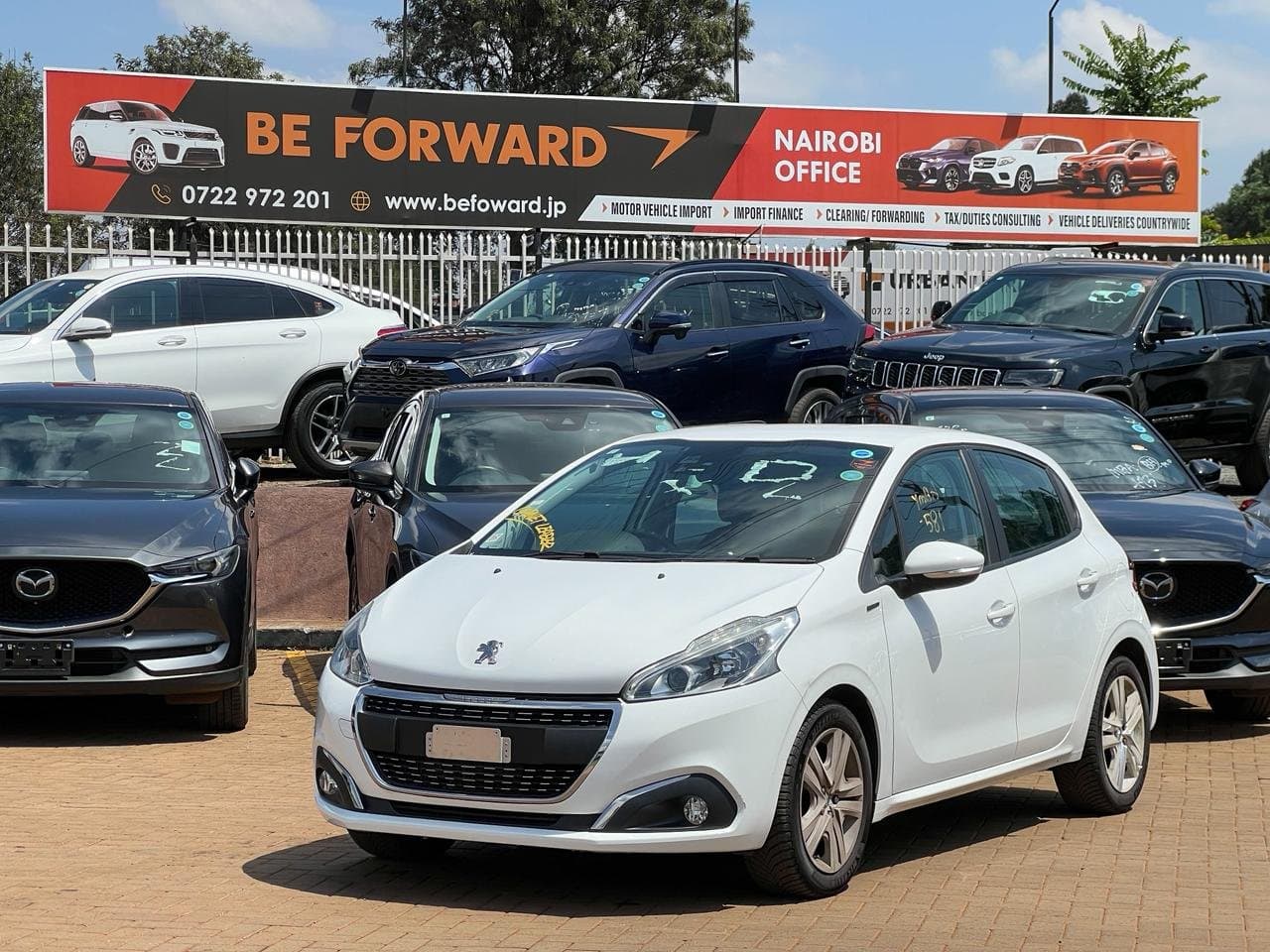2019 PEUGEOT 208 thumbnail 3