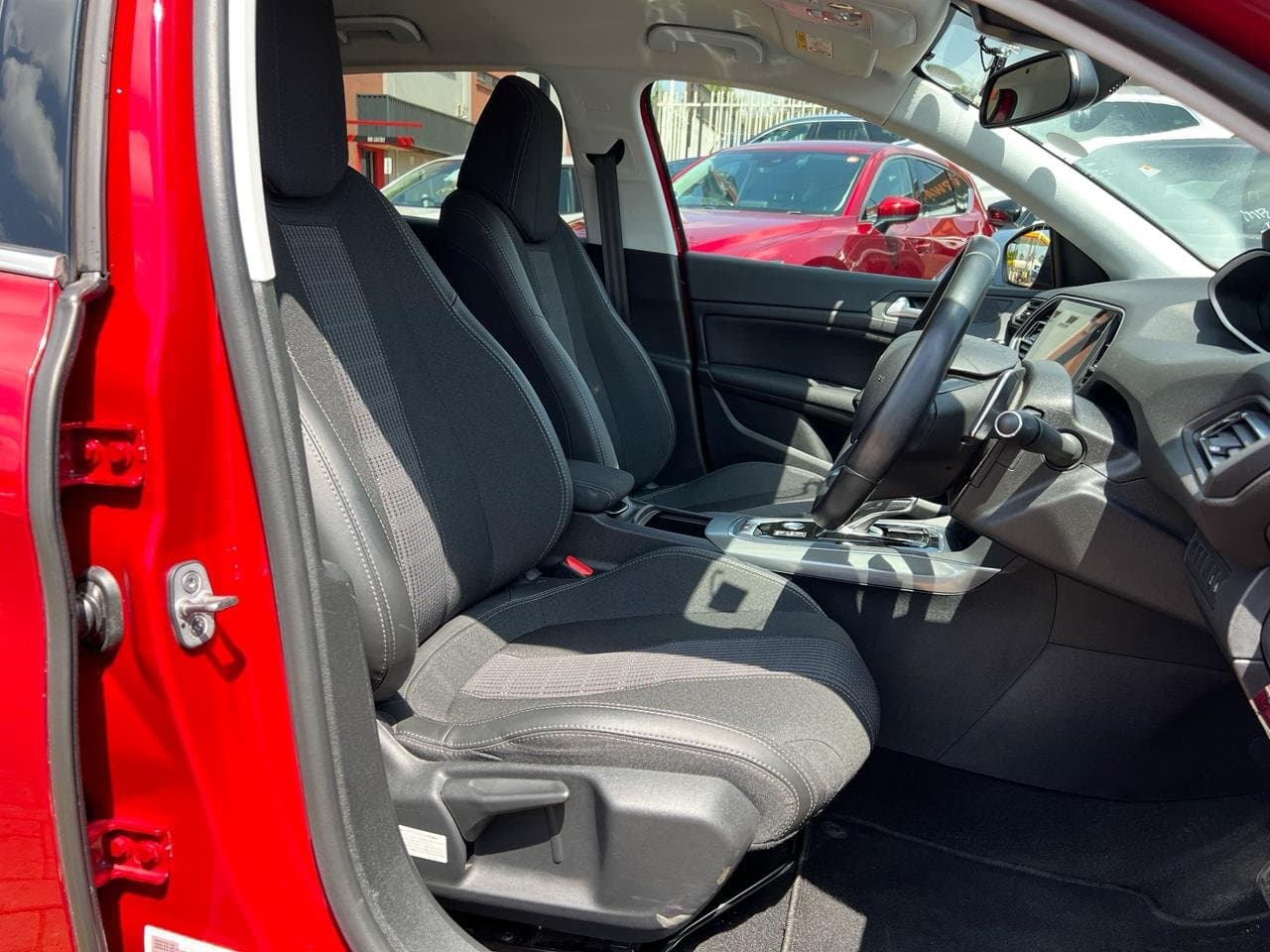 2019 PEUGEOT 308 thumbnail 7