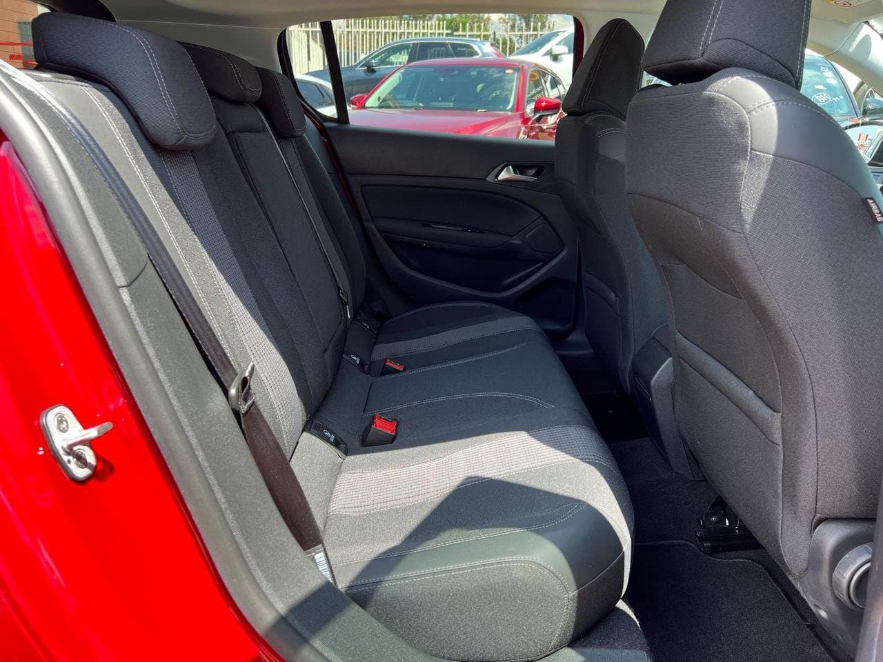 2019 PEUGEOT 308 thumbnail 9