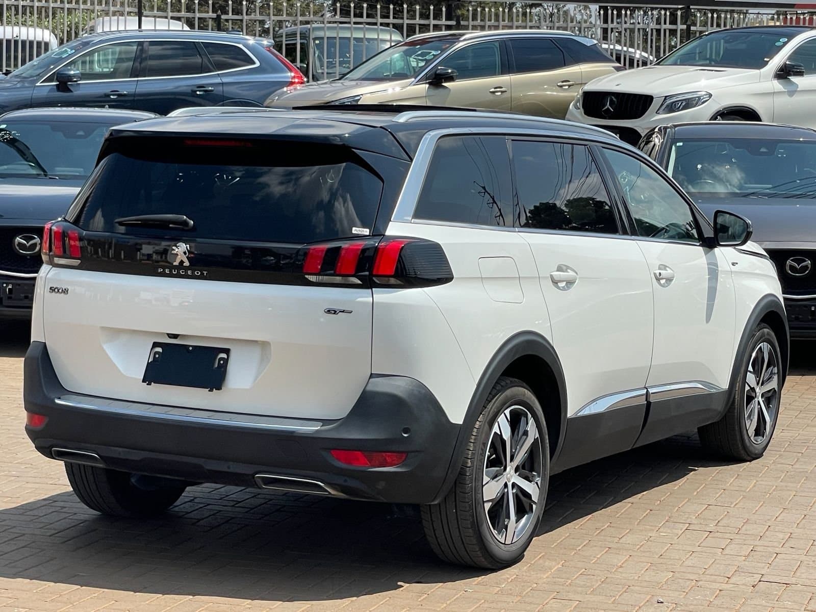2019 PEUGEOT 5008 GT-LINE thumbnail 4