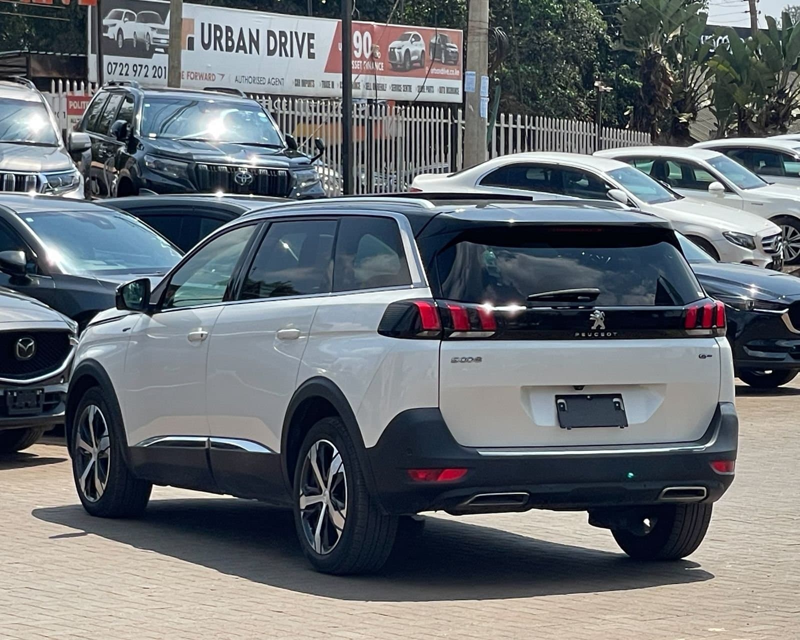 2019 PEUGEOT 5008 GT-LINE thumbnail 6
