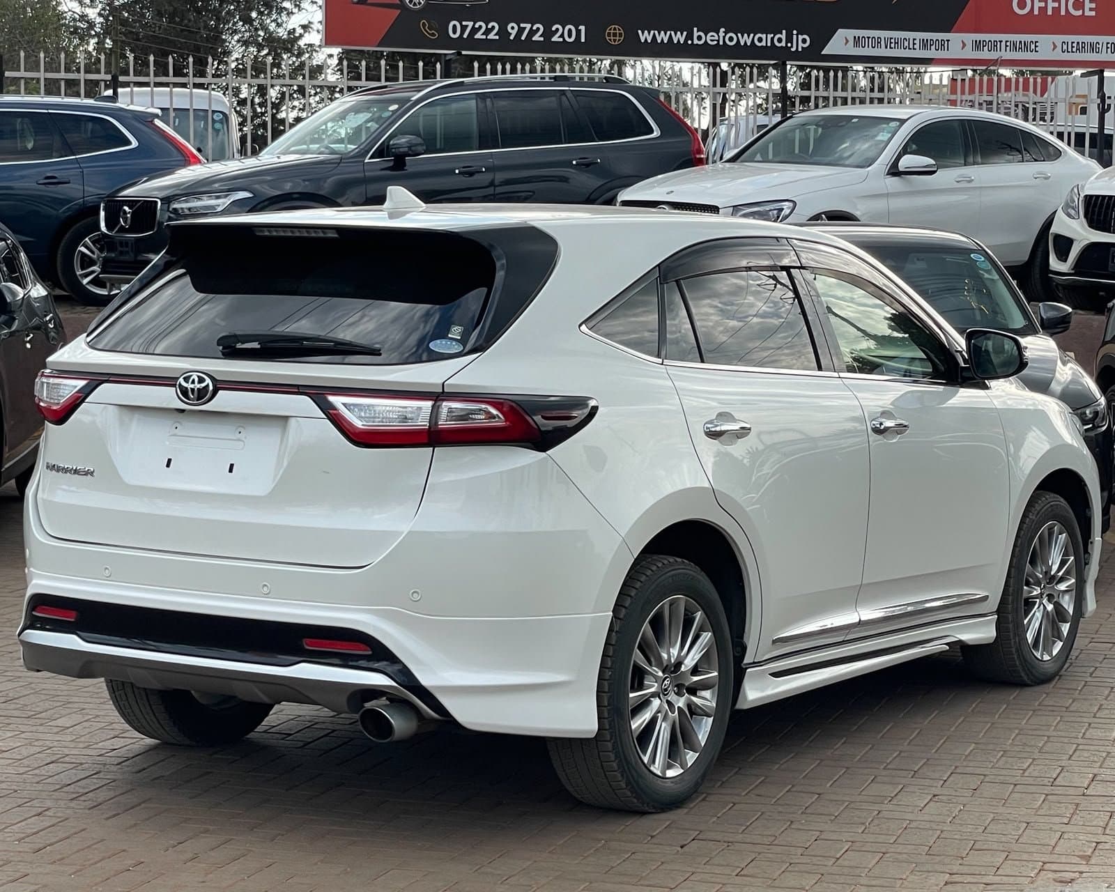 2019 TOYOTA HARRIER thumbnail 4