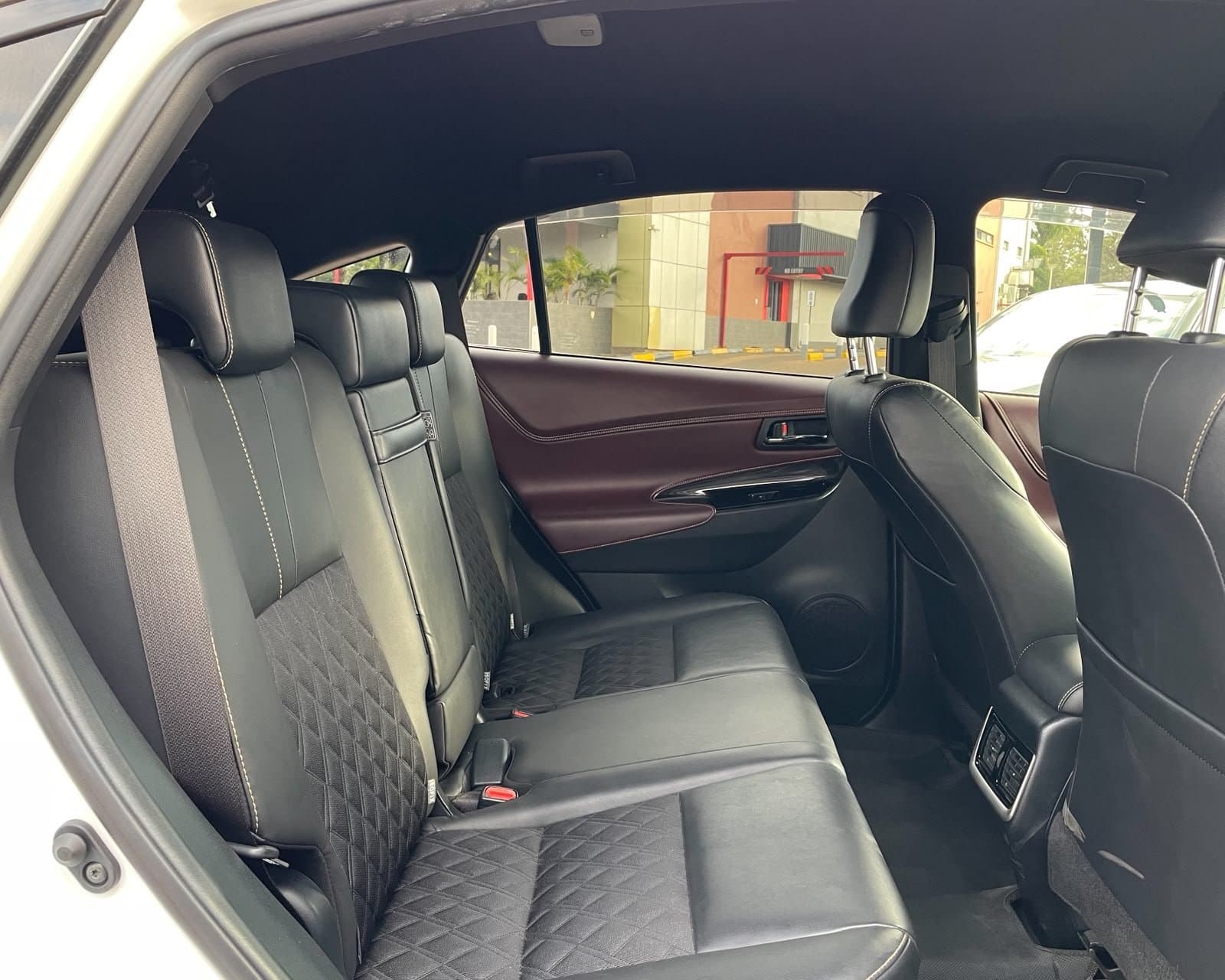 2019 TOYOTA HARRIER thumbnail 9