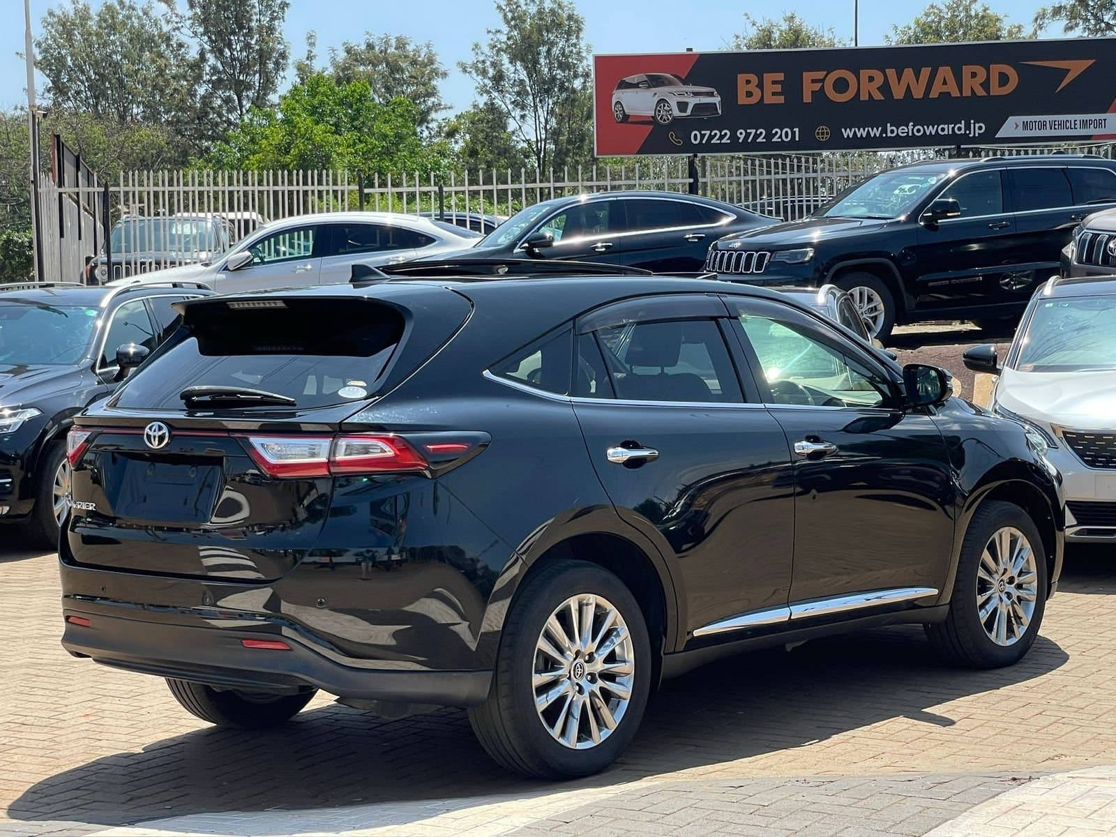 2019 TOYOTA HARRIER thumbnail 4