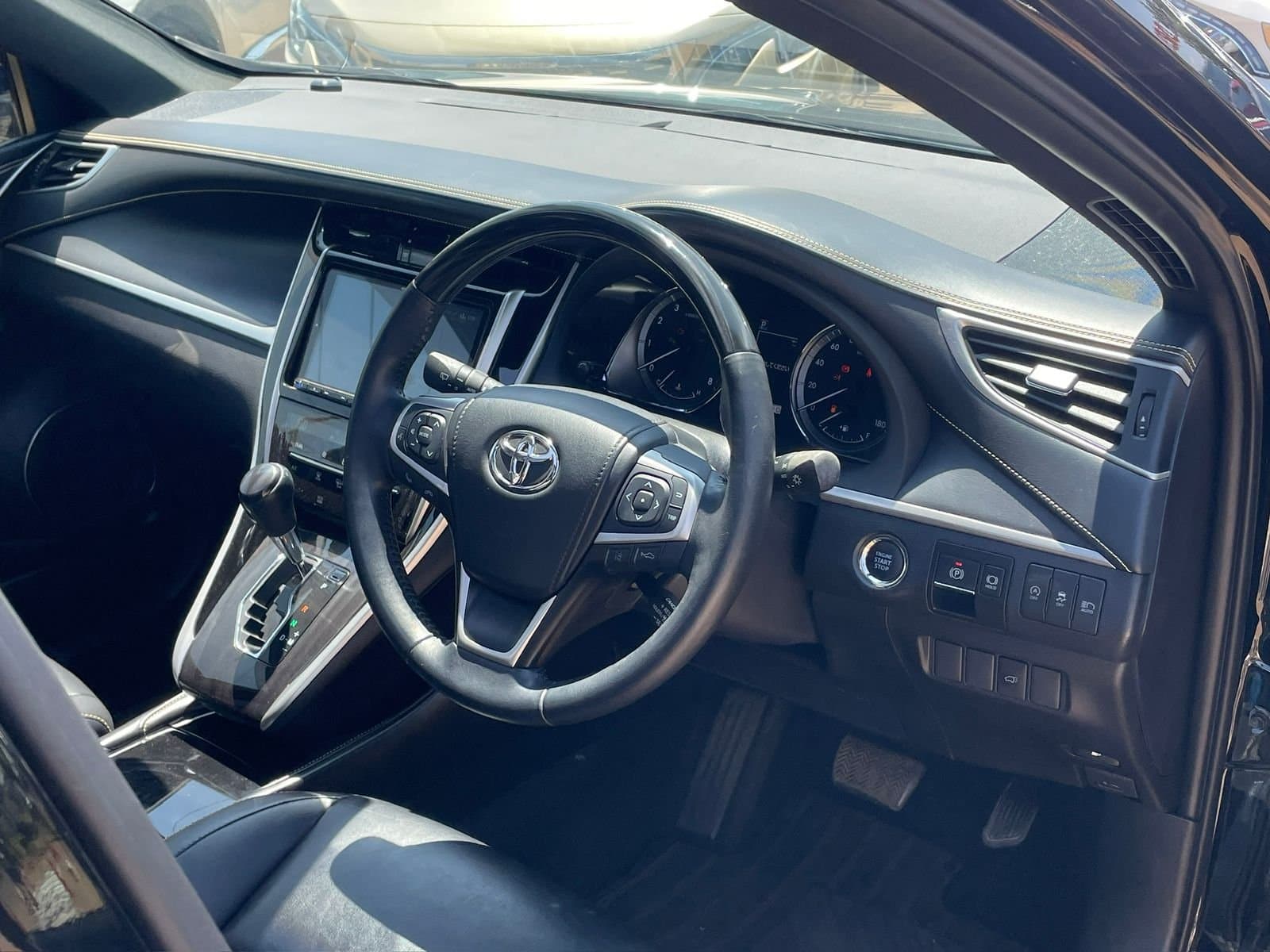 2019 TOYOTA HARRIER thumbnail 8