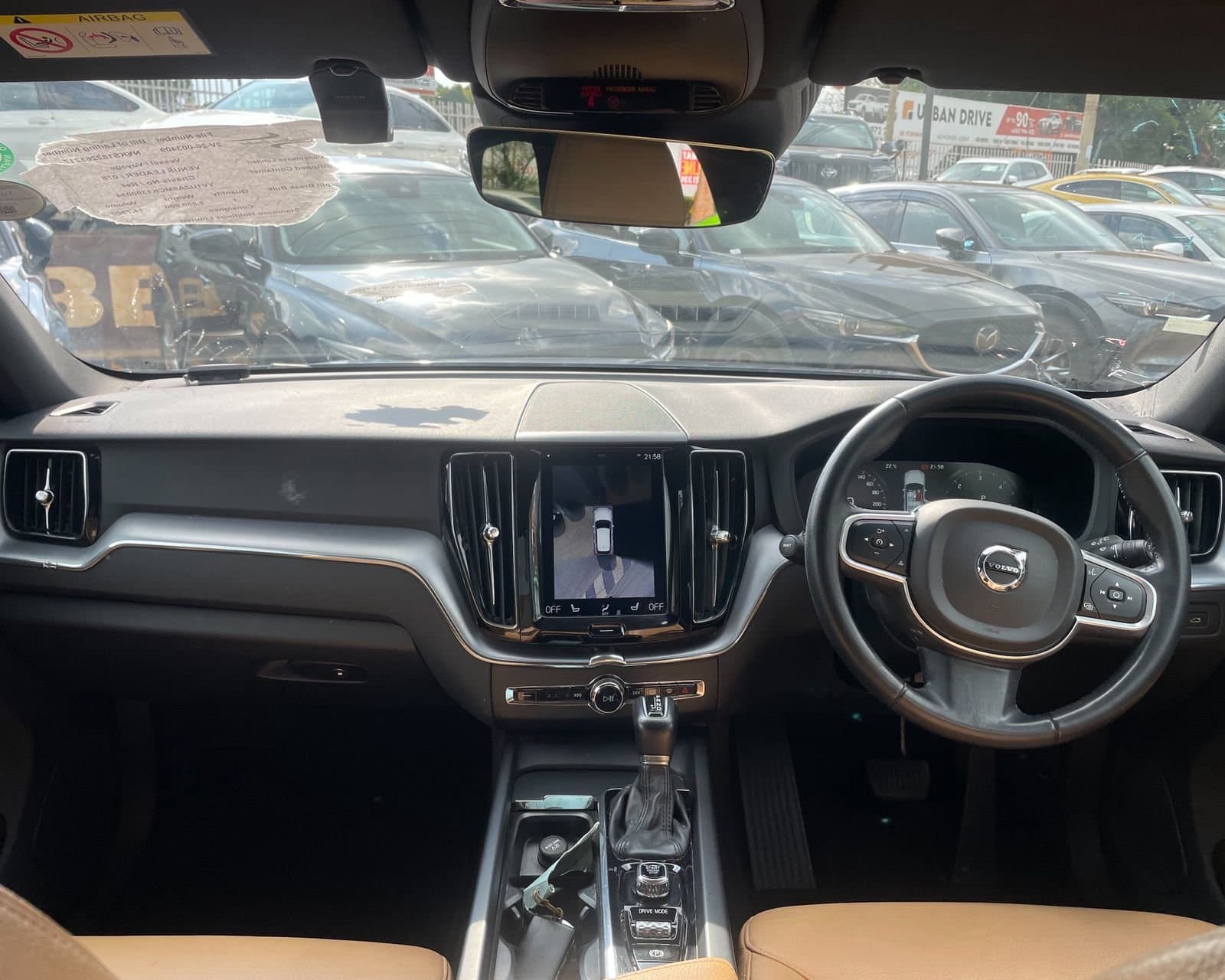 2019 VOLVO XC60 MOMENTUM D4 thumbnail 10