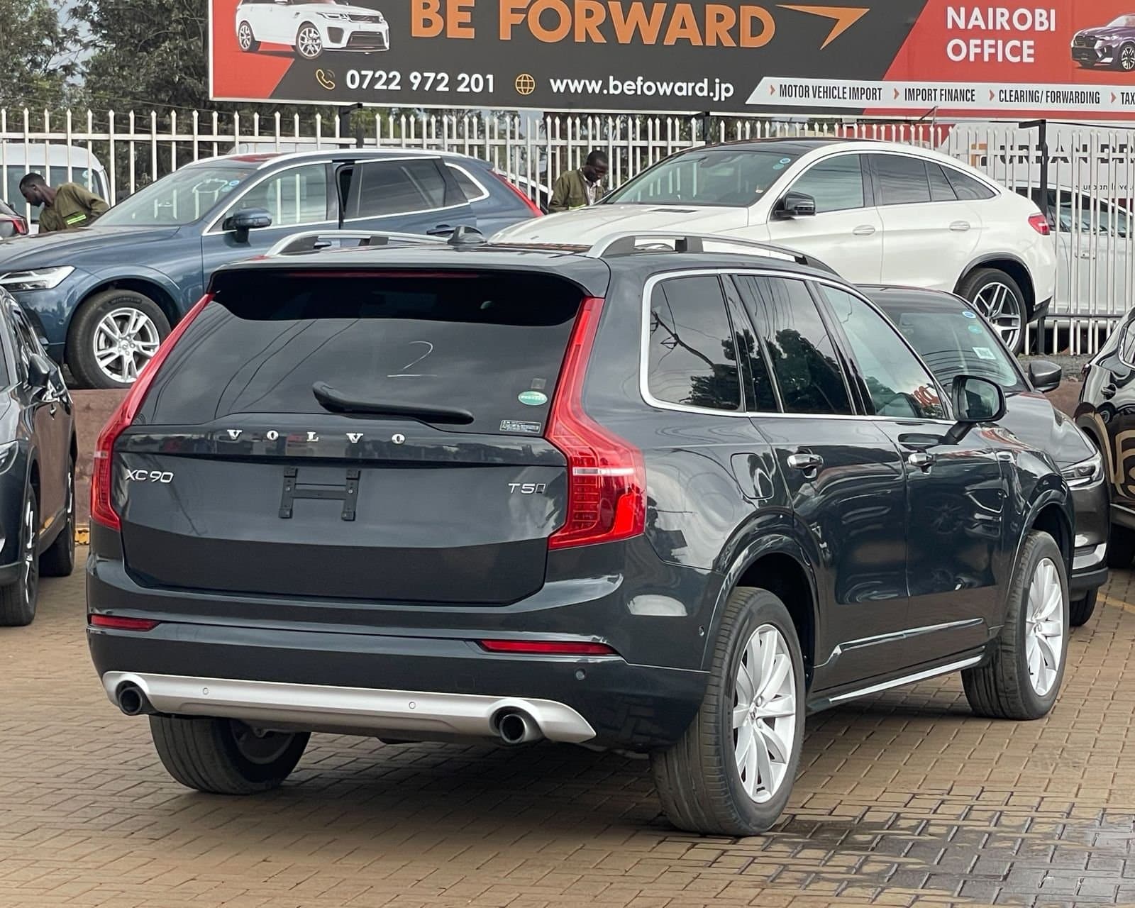 2019 VOLVO XC90 T5 MOMENTUM thumbnail 4