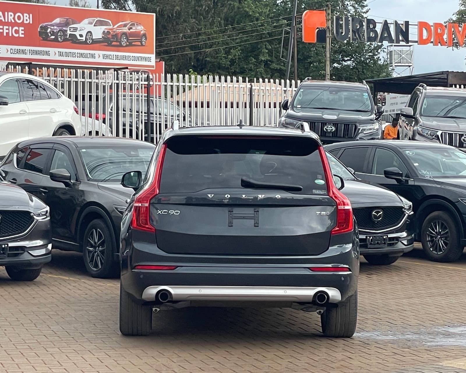 2019 VOLVO XC90 T5 MOMENTUM thumbnail 5