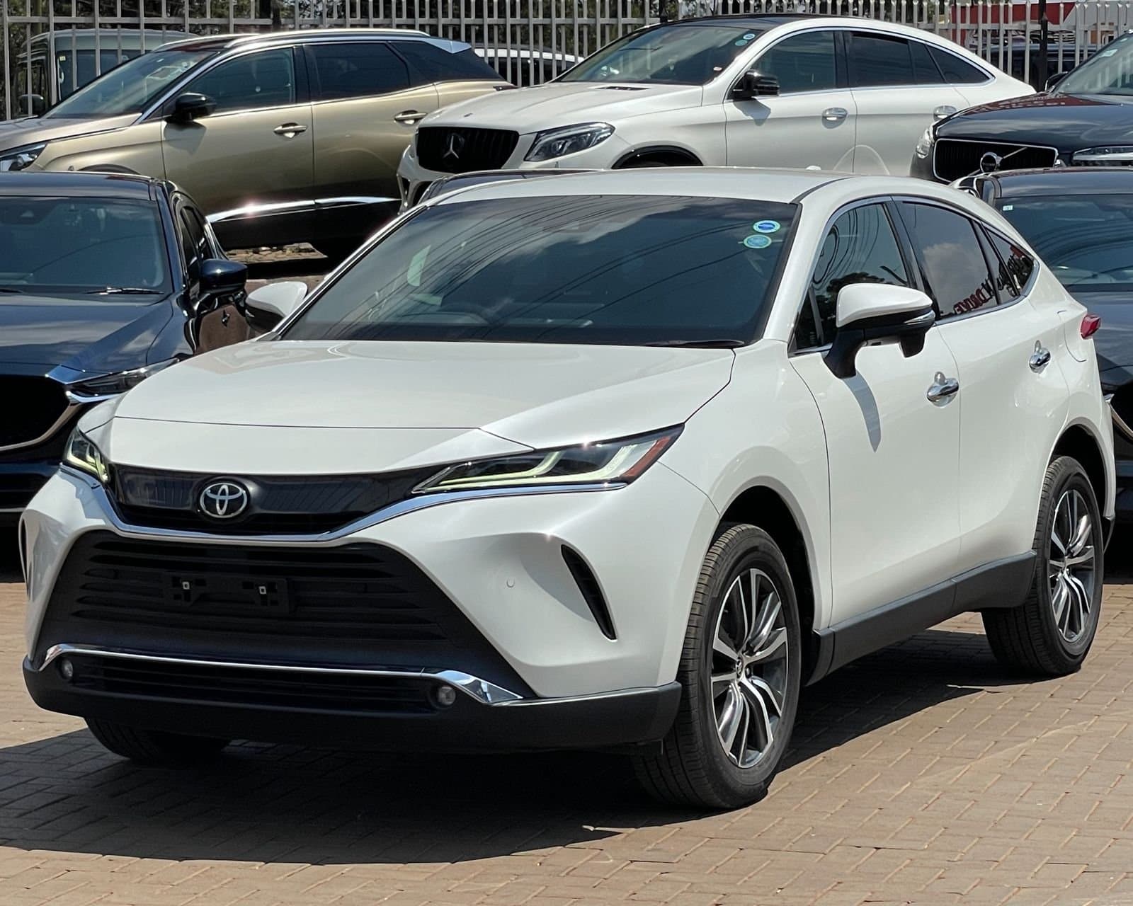 2020 TOYOTA HARRIER thumbnail 3