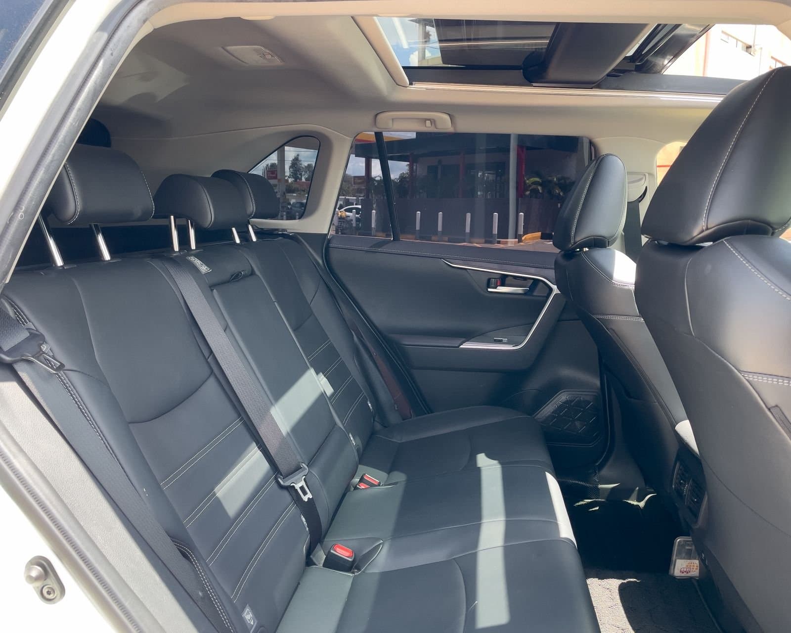 2020 TOYOTA RAV-4 thumbnail 9